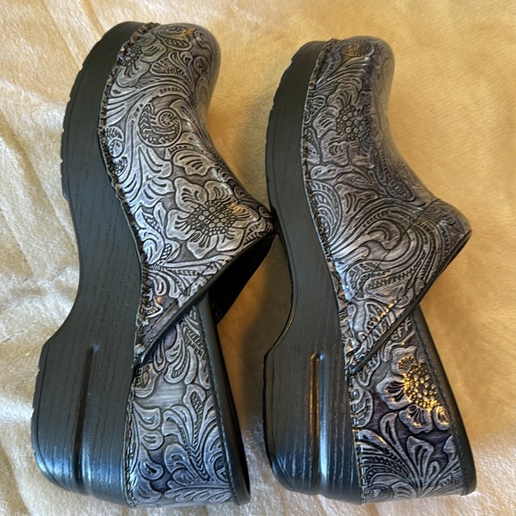 Dansko clogs - Picture 5 of 7